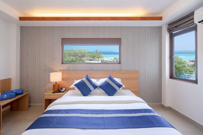 Imagen de la habitación del Hotel Ayala Ocean View. Foto 11