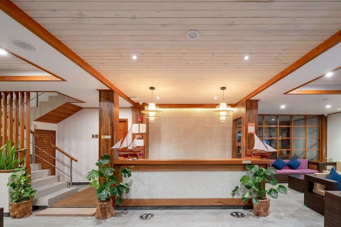 Imagen de los interiores del Hotel Ayala Ocean View. Foto 20