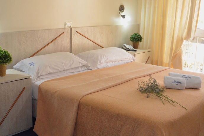 Imagen de la habitación del Hotel Ayamitre. Foto 10