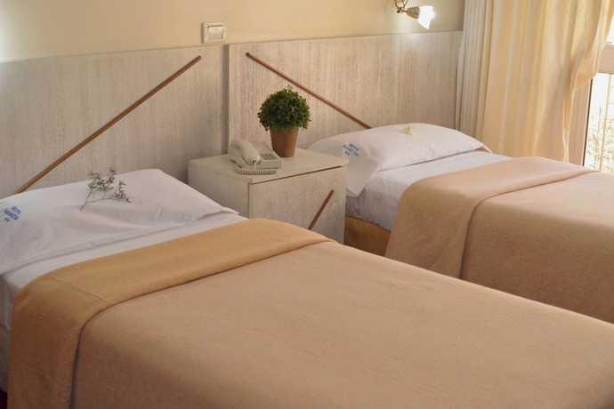 Imagen de la habitación del Hotel Ayamitre. Foto 11