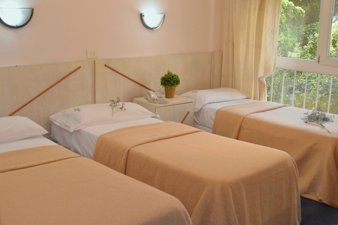 Imagen de la habitación del Hotel Ayamitre. Foto 12