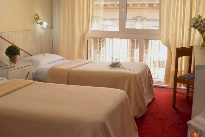 Imagen de la habitación del Hotel Ayamitre. Foto 13