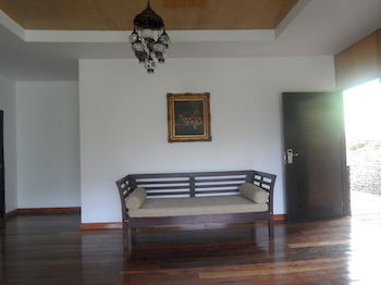 Imagen de los interiores del Hotel Ayana Holiday Resort. Foto 14