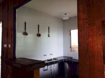 Imagen de los exteriores del Hotel Ayana Holiday Resort. Foto 13