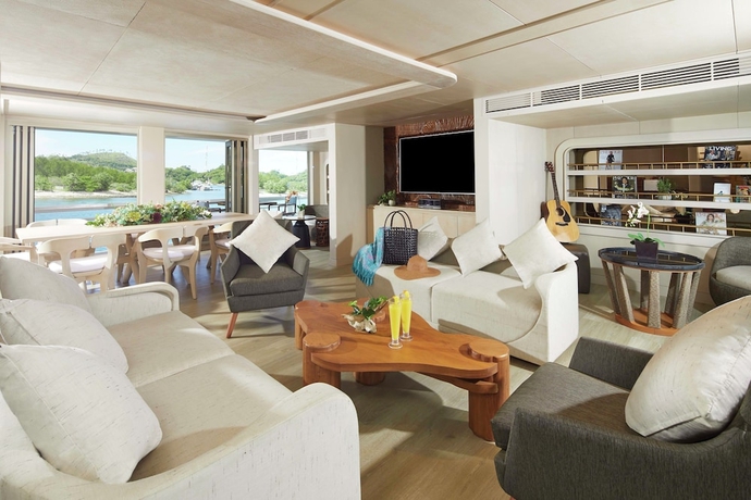 Imagen de los interiores del Hotel Ayana Lako Di'a. Foto 17