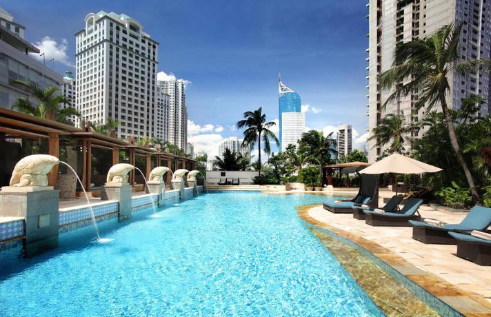 Imagen de la piscina del Hotel Ayana Midplaza Jakarta. Foto 12