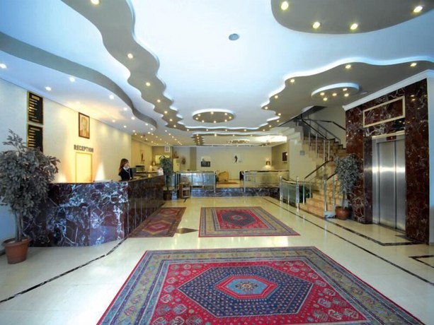 Imagen de los interiores del Hotel Ayata. Foto 18
