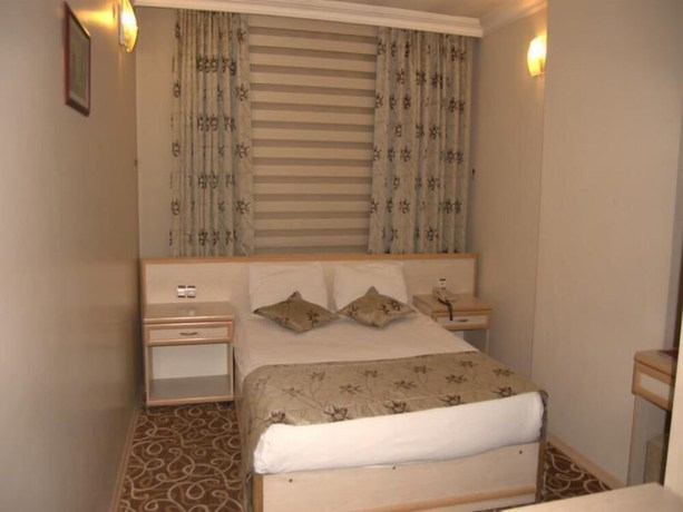 Imagen de la habitación del Hotel Ayata. Foto 6