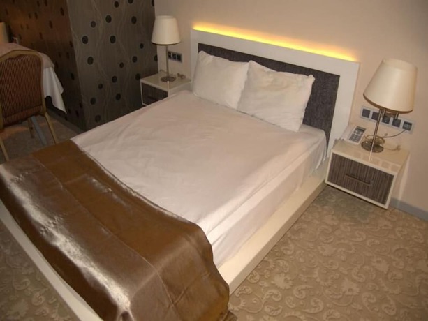 Imagen de la habitación del Hotel Ayata. Foto 12