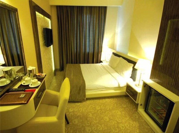 Imagen de la habitación del Hotel Ayata. Foto 16