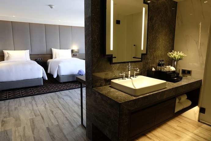 Imagen de la habitación del Hotel Ayathorn Bangkok. Foto 17