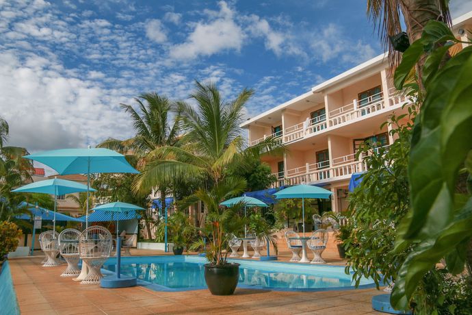 Imagen de la piscina del Hotel Ayatis. Foto 20