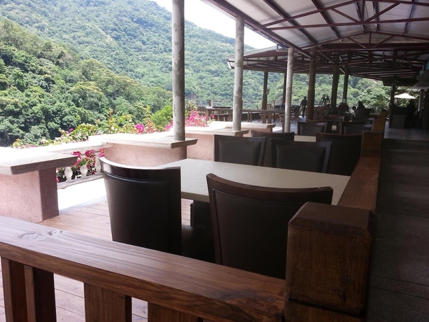 Imagen del bar/restaurante del Hotel Ayawan Hot Spring Resort. Foto 4