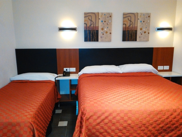 Imagen de la habitación del Hotel Ayb Internacional. Foto 3
