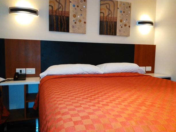 Imagen de la habitación del Hotel Ayb Internacional. Foto 8