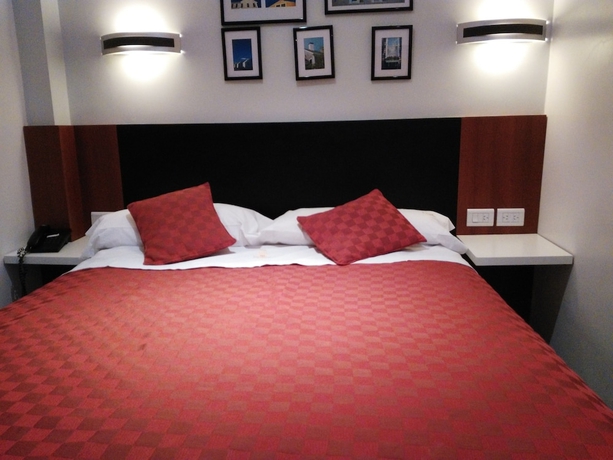 Imagen de la habitación del Hotel Ayb Internacional. Foto 9