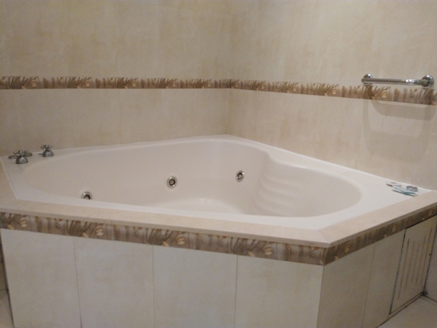 Imagen de la habitación del Hotel Ayb Internacional. Foto 10