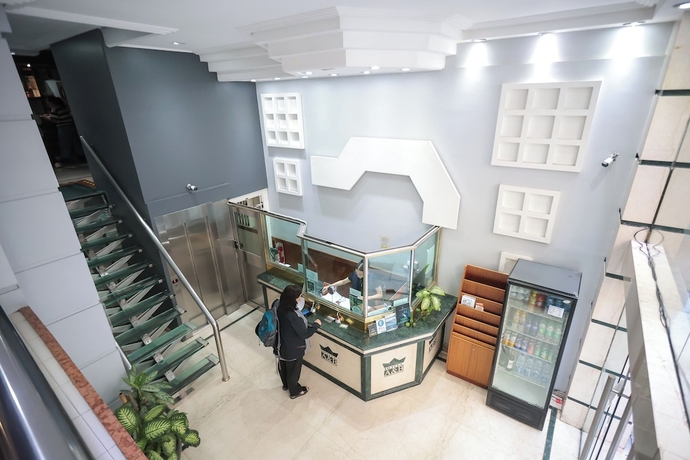 Imagen de los interiores del Hotel Ayb Internacional. Foto 16
