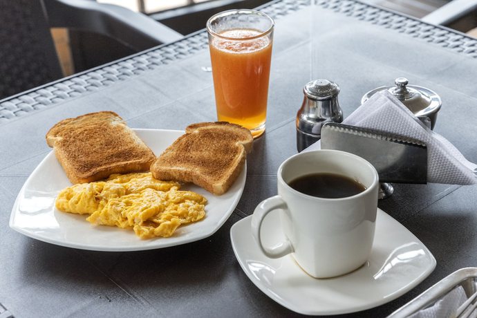 Imagen del bar/restaurante del Hotel Ayenda 1121 Exito. Foto 3