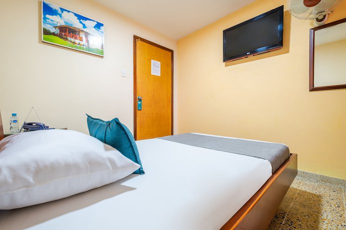 Imagen de la habitación del Hotel Ayenda Almirante. Foto 16