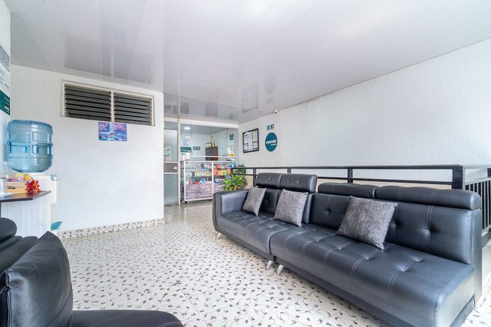 Imagen de los interiores del Hotel Ayenda Bariloche La 22. Foto 9