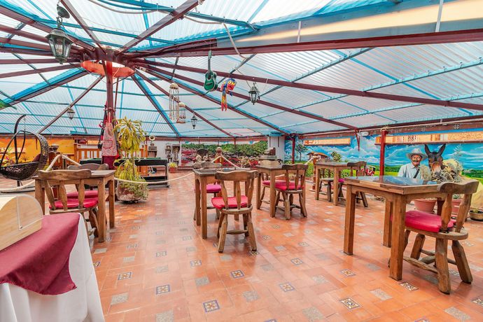 Imagen del bar/restaurante del Hotel Ayenda Casa Candilejas. Foto 4