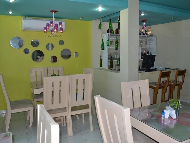 Imagen del bar/restaurante del Hotel Ayenda Casa Real. Foto 2