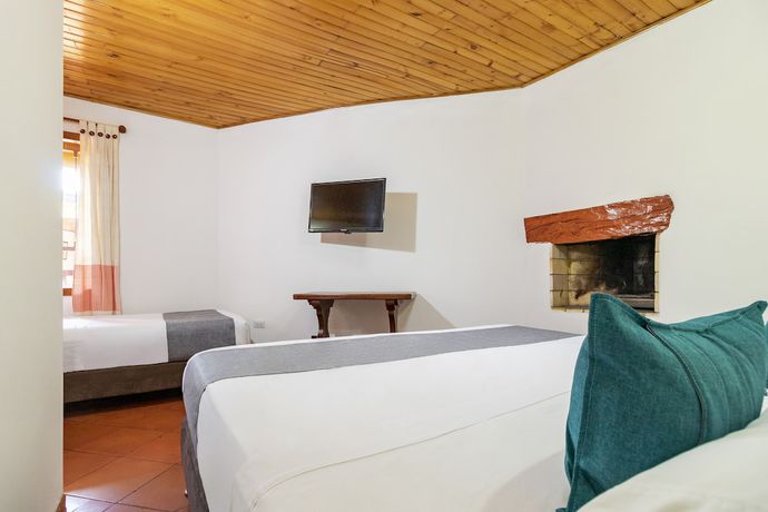 Imagen de la habitación del Hotel Ayenda Casona Santa Rosa. Foto 8