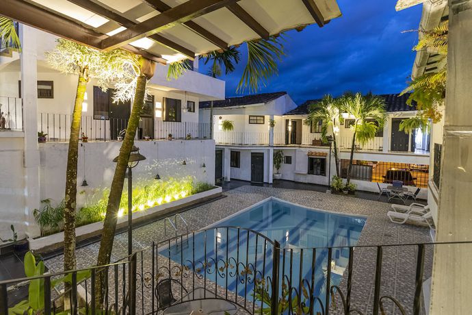 Imagen de la piscina del Hotel Ayenda Corona Real. Foto 11