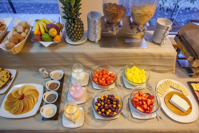 Imagen del bar/restaurante del Hotel Ayenda Del Prado. Foto 4