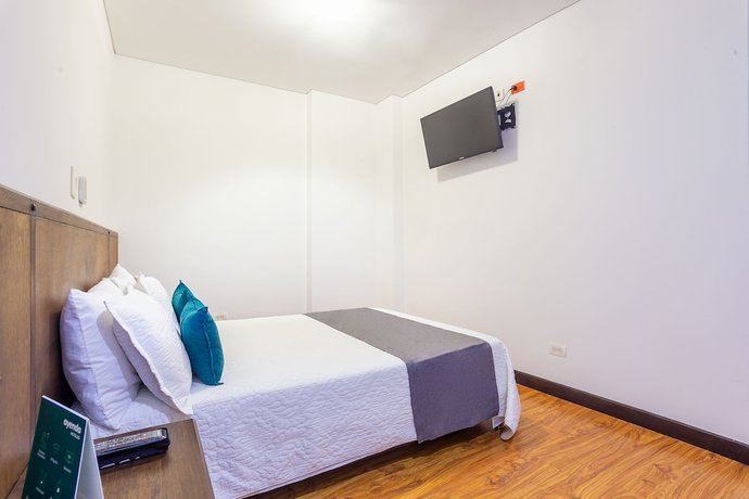 Imagen de la habitación del Hotel Ayenda Las 4 Estaciones. Foto 5