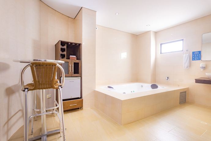 Imagen de la habitación del Hotel Ayenda Las 4 Estaciones. Foto 7
