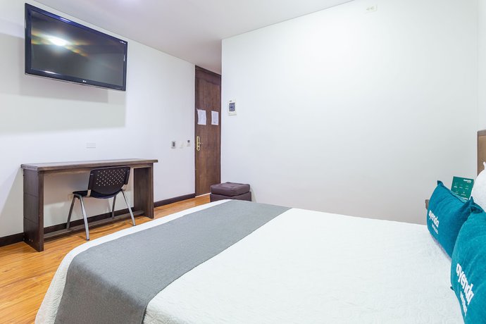 Imagen de la habitación del Hotel Ayenda Las 4 Estaciones. Foto 12