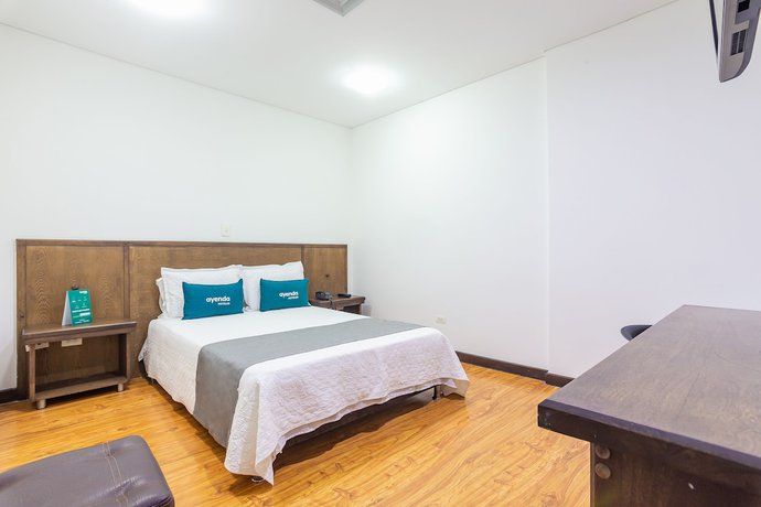 Imagen de la habitación del Hotel Ayenda Las 4 Estaciones. Foto 15