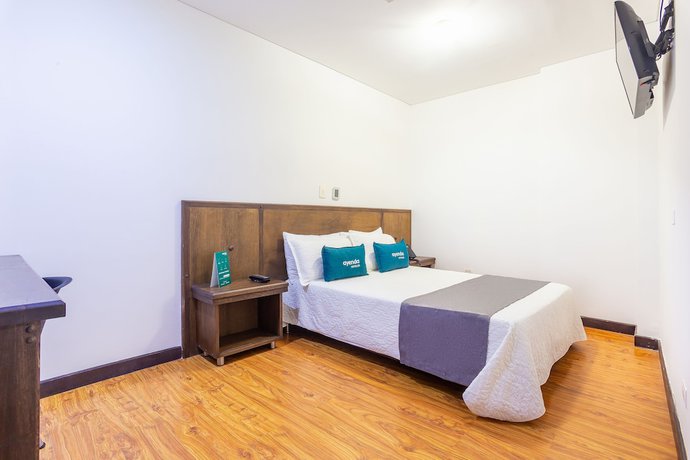 Imagen de la habitación del Hotel Ayenda Las 4 Estaciones. Foto 16