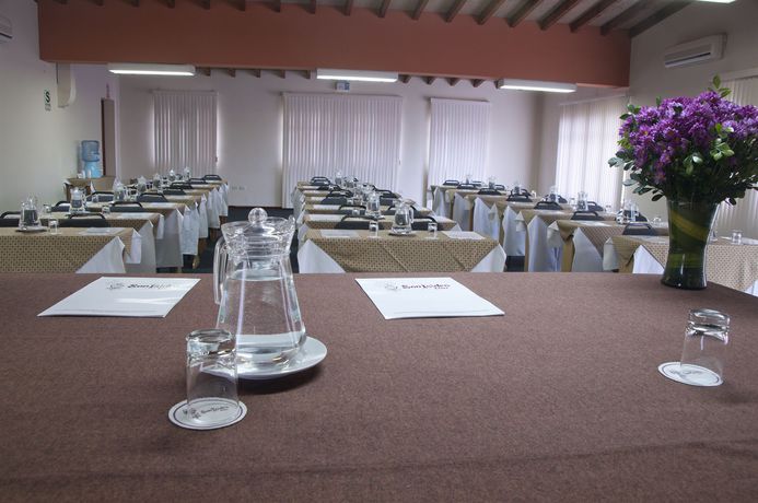 Imagen de los interiores del Hotel Ayenda San Isidro Inn. Foto 15