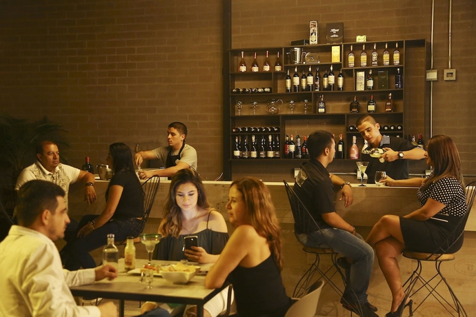 Imagen del bar/restaurante del Hotel Ayenda Zona Verde. Foto 6