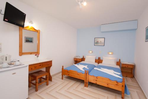 Imagen de la habitación del Hotel Ayeri. Foto 7
