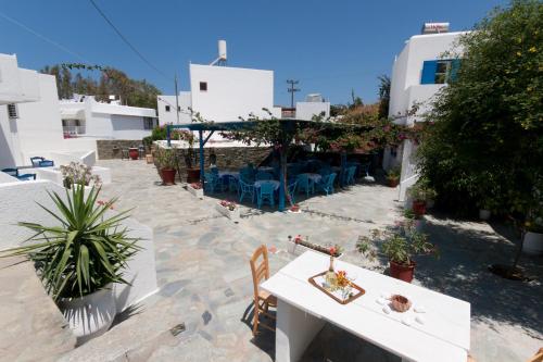 Imagen de los exteriores del Hotel Ayeri. Foto 9
