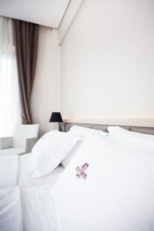 Imagen de la habitación del Hotel Ayia Marina Suites. Foto 20
