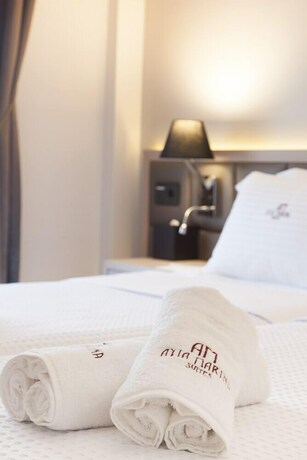 Imagen de la habitación del Hotel Ayia Marina Suites. Foto 24