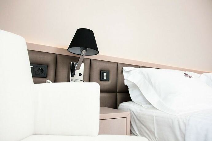 Imagen de la habitación del Hotel Ayia Marina Suites. Foto 27