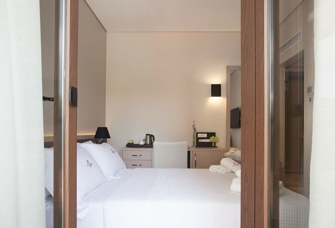 Imagen de la habitación del Hotel Ayia Marina Suites. Foto 28