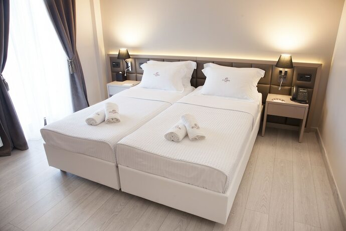 Imagen de la habitación del Hotel Ayia Marina Suites. Foto 35