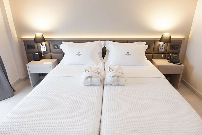 Imagen de la habitación del Hotel Ayia Marina Suites. Foto 36