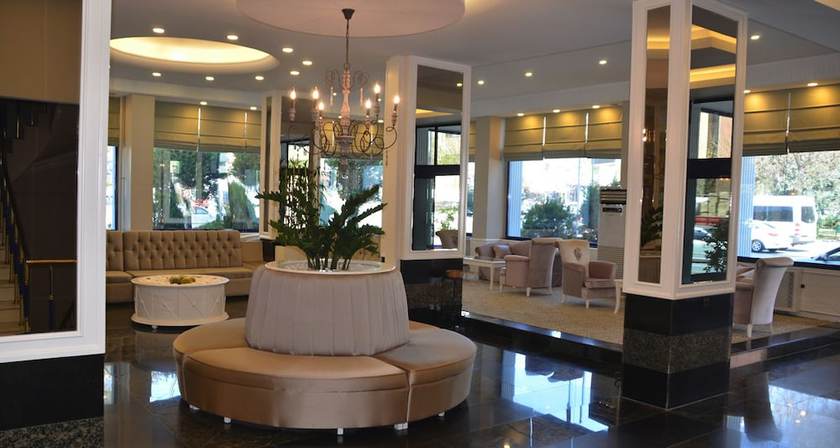 Imagen de los interiores del Hotel Ayintap. Foto 15