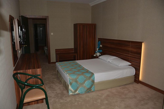 Imagen de la habitación del Hotel Ayintap. Foto 13