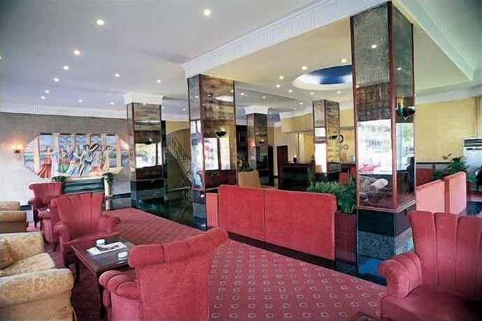 Imagen de los interiores del Hotel Ayintap. Foto 19