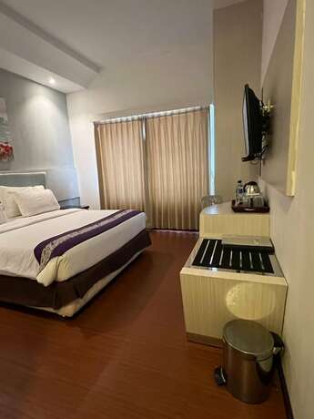 Imagen de la habitación del Hotel Ayla City. Foto 16