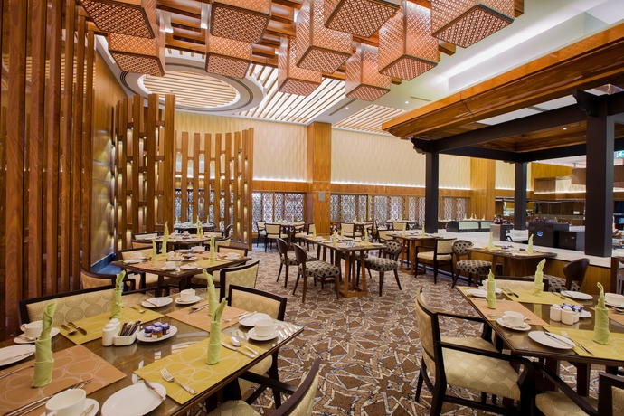 Imagen del bar/restaurante del Hotel Ayla Grand Hotel. Foto 2